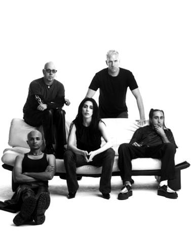 group_pose_2.jpg